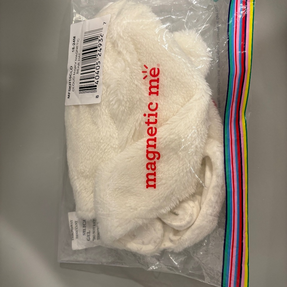 NWT magnetic me Minky hat 18-24 months